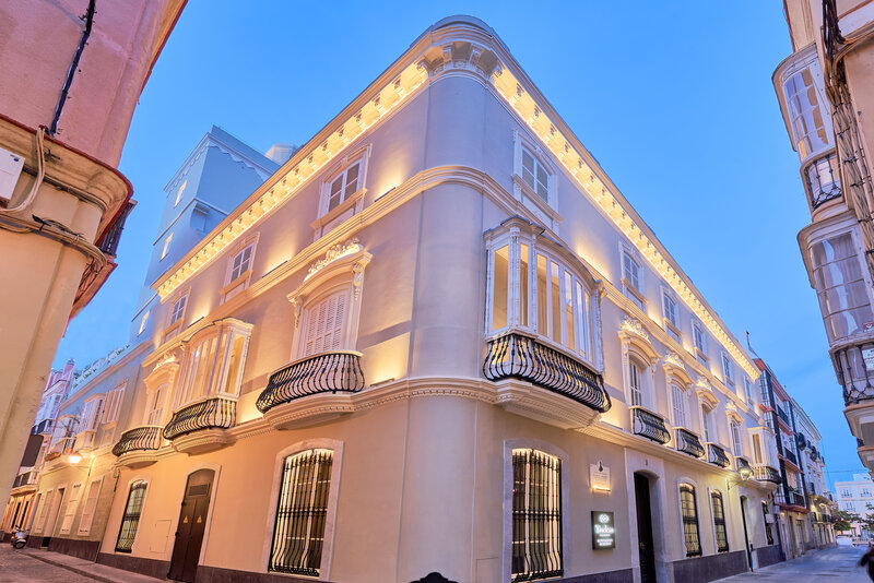 Гостиница Tandem Veedor De Galeras Suites в Кадисе
