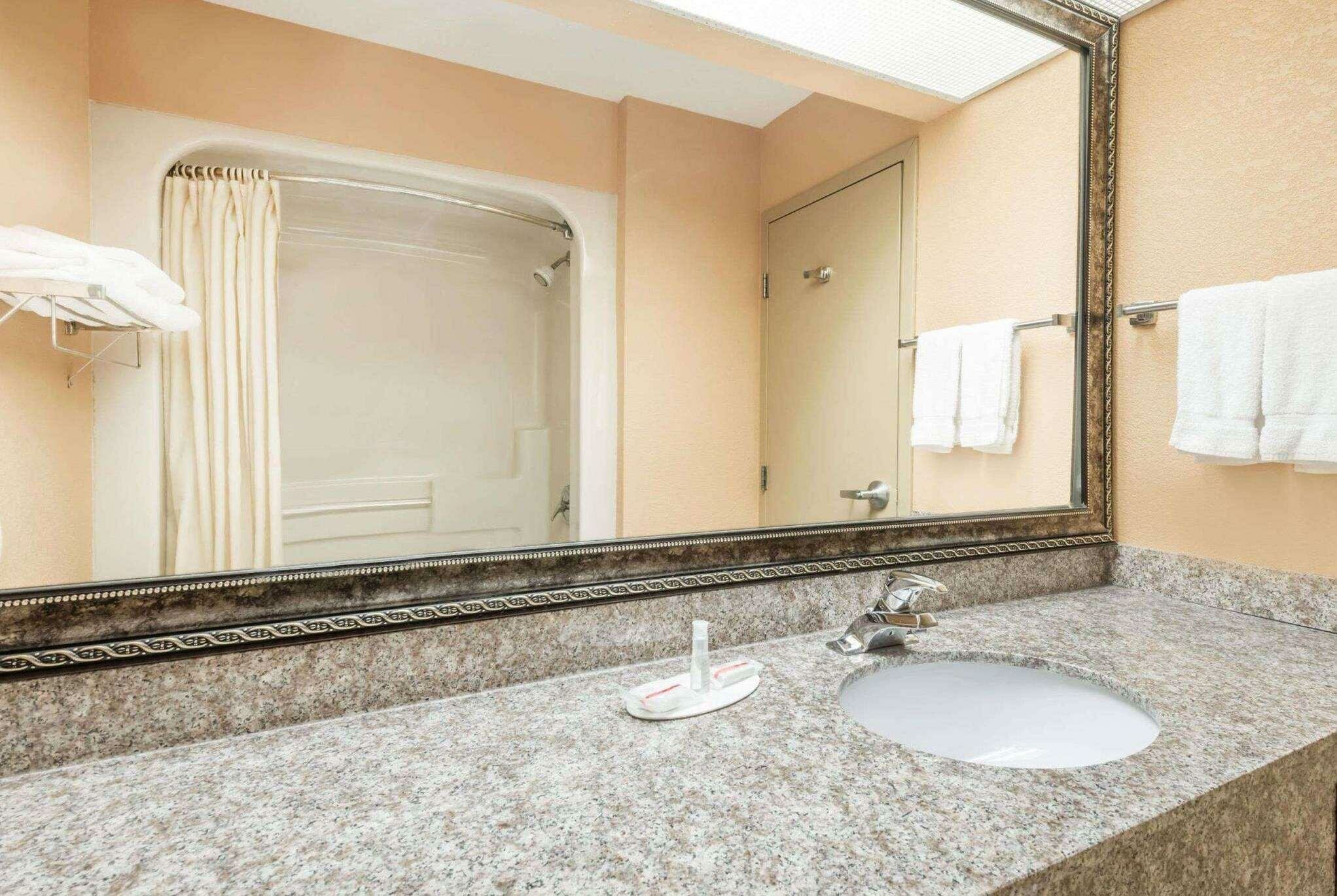 Фото Wingate by Wyndham Somerset