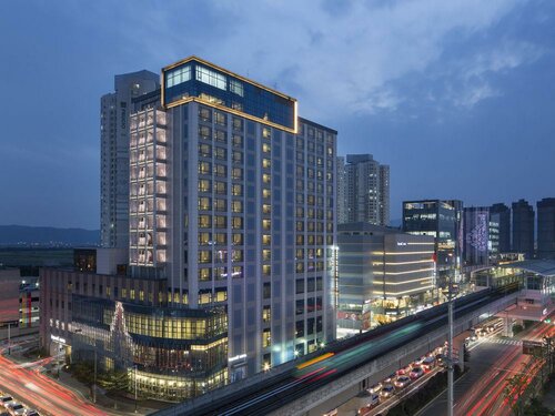 Гостиница Isquare Hotel в Кимхэ