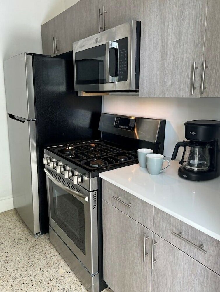 Фото Broadway Suites Downtown by RocketSTAY