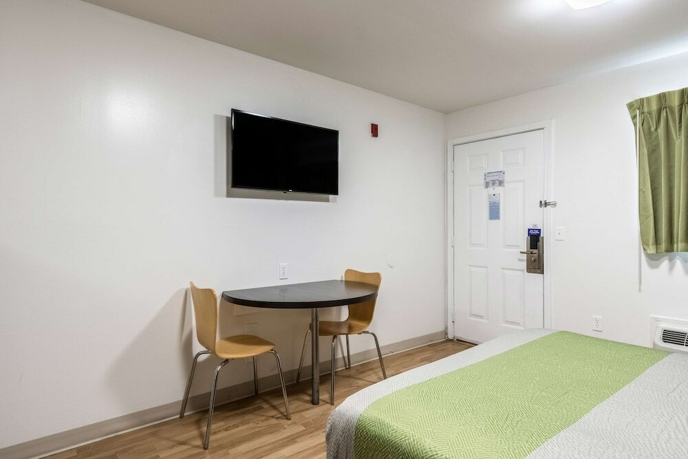 Фото Studio 6 Savannah, Ga