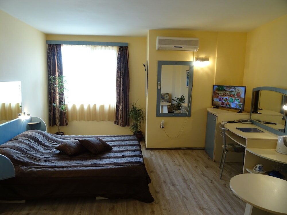 Фото Hotel Color Varna