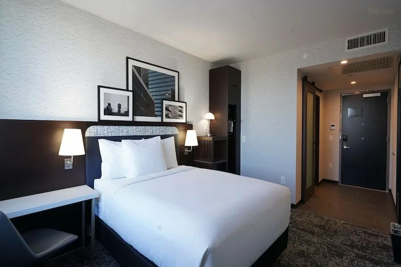 Фото DoubleTree by Hilton Long Island City New York