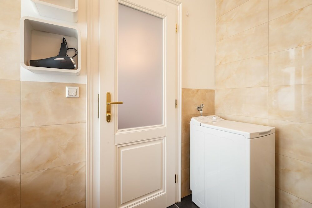 Фото Operngasse Premium in Your Vienna