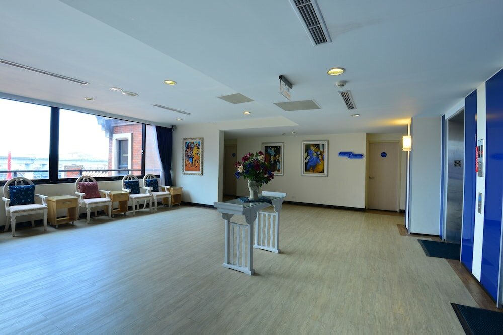 Фото Chientan Youth Hotel