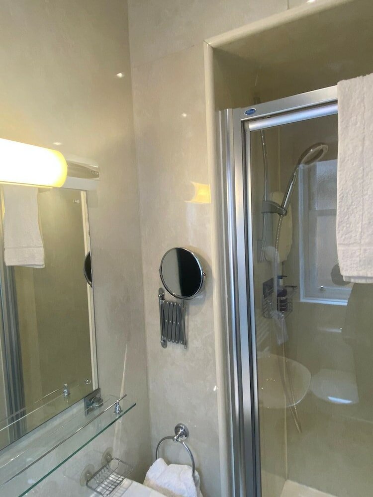 Фото Landguard Lodge