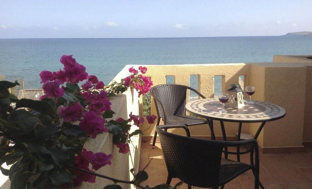 Фото Asterias Studios Apartments