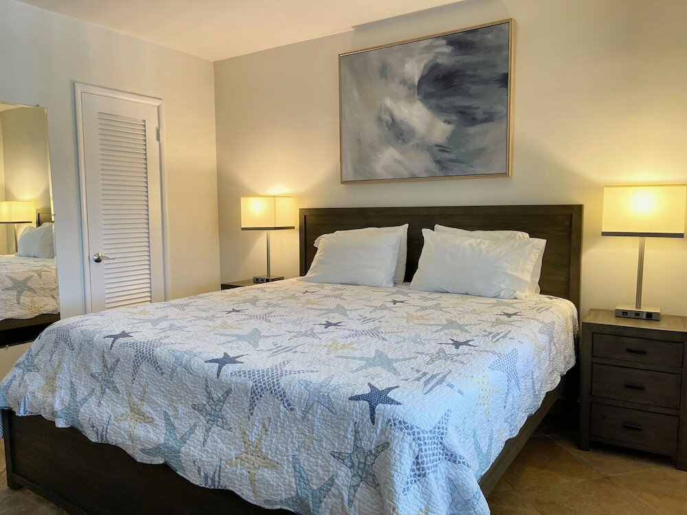 Фото Tropic Isle Beach Resort