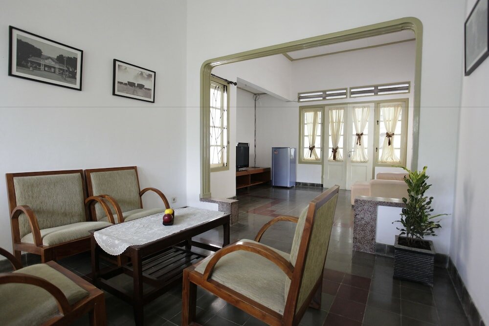 Фото Taman Yuwono Heritage Malioboro