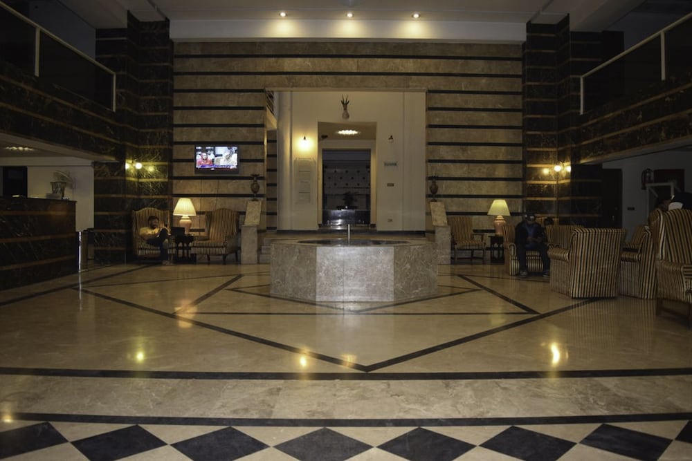 Фото Carlton Tower Hotel Lahore