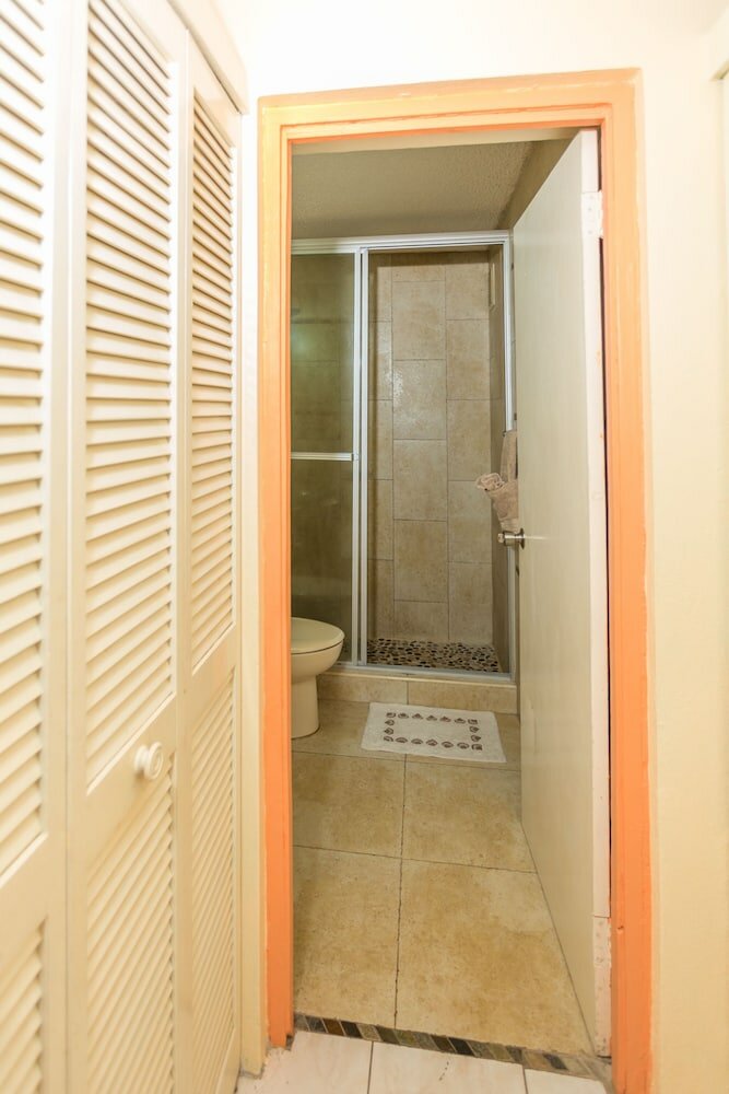 Фото New Kingston C A Guest Apartments I