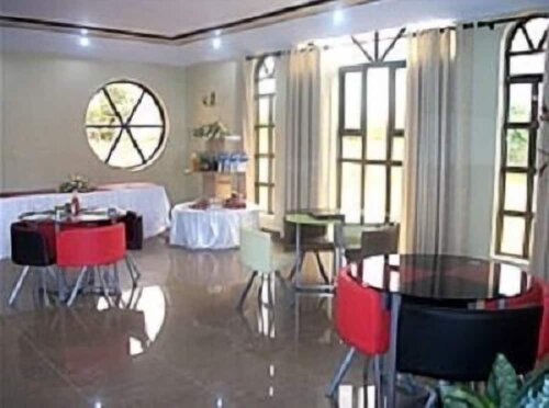 Гостиница Peniel Beach Hotel в Энтеббе