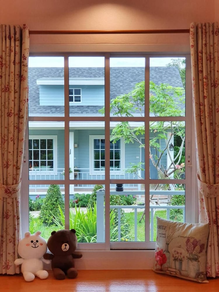 Фото Little Cottage