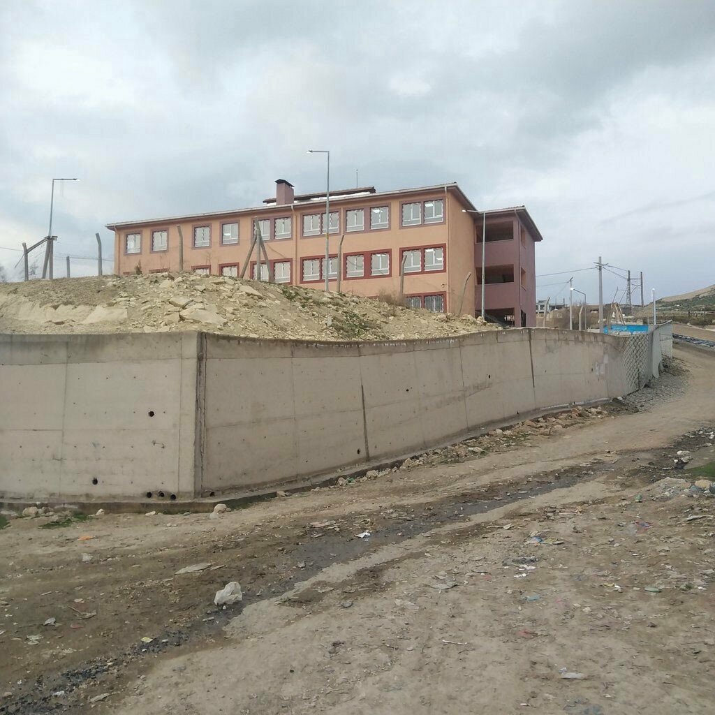 Primary school Kocakent Ilkogretim Okulu, Mazidagi, photo