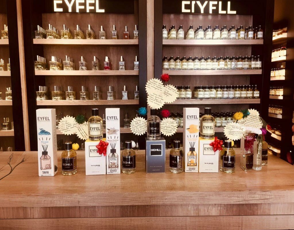 Perfume and cosmetics shop Eiffel Perfume, Batman, photo