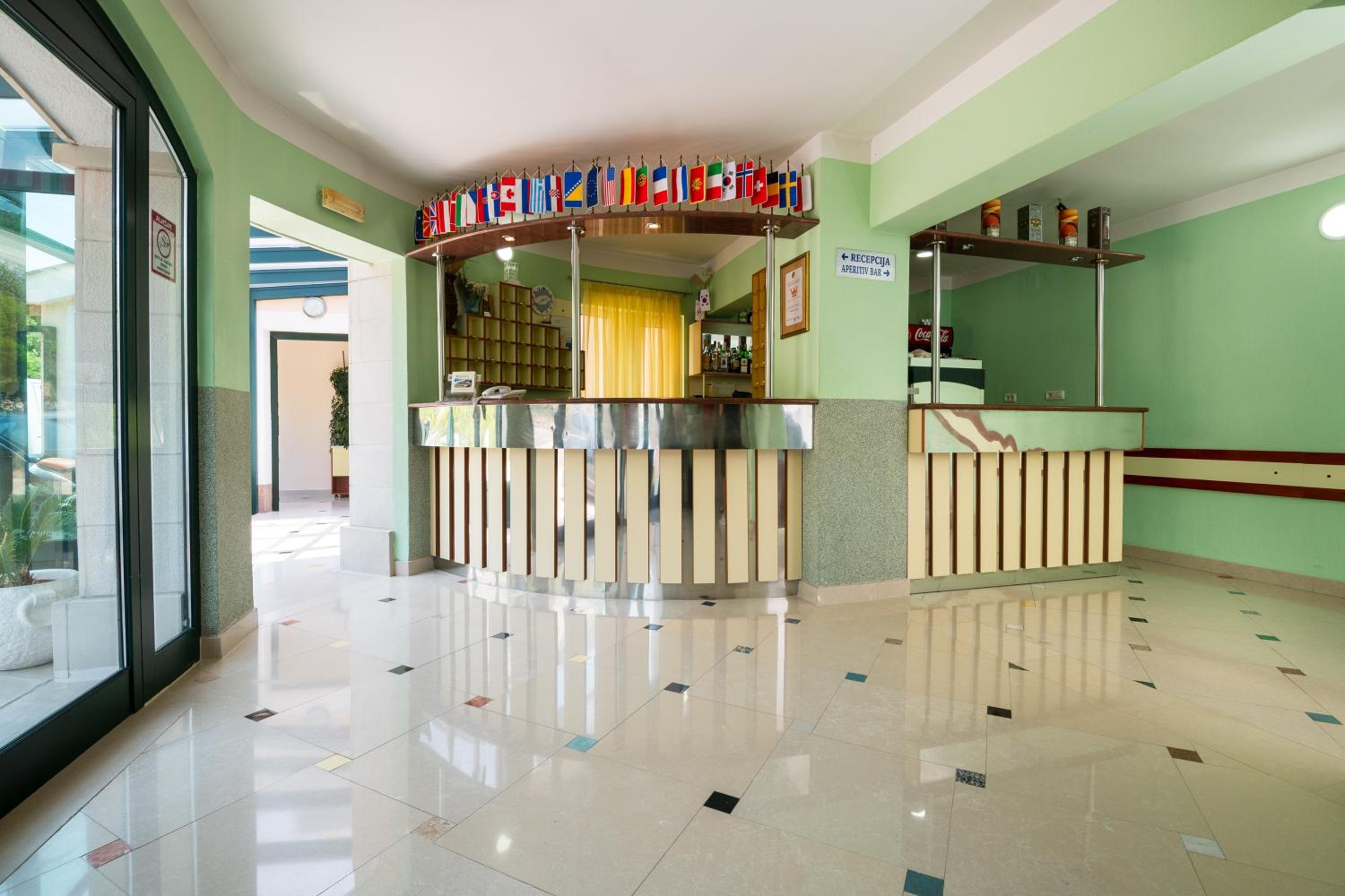 Фото отеля 2