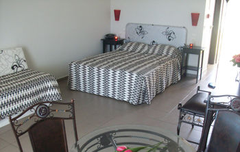 Фото Diamond Palace Apartments