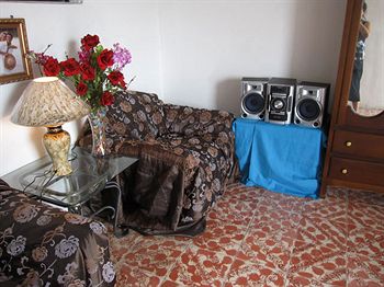 Фото Bachelor Inn Hotel