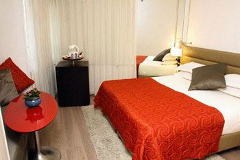 Фото Maxim Hotel