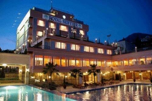 Гостиница Royal Senyiur Hotel Pasuruan