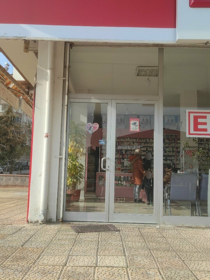 Eczaneler B. Taburlar Eczanesı, Gaziantep, foto