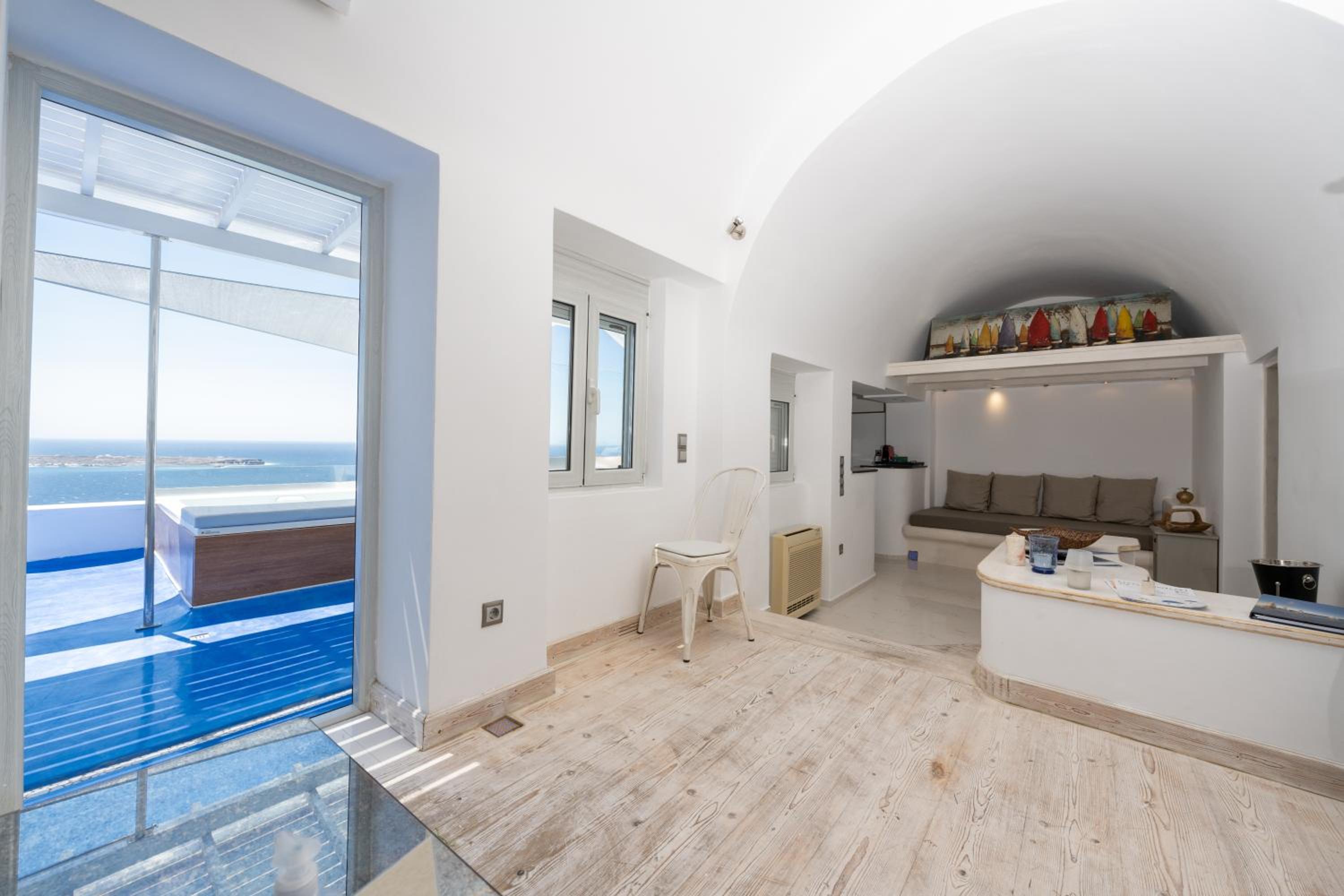 Фото Hyperion Oia Suites