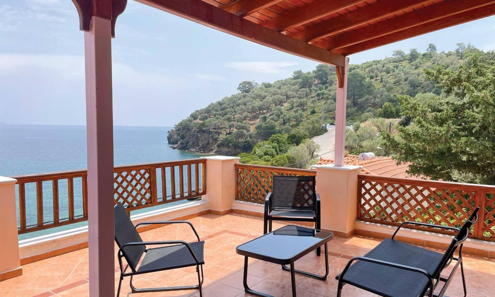 Фото Nereides Seaside Apartments