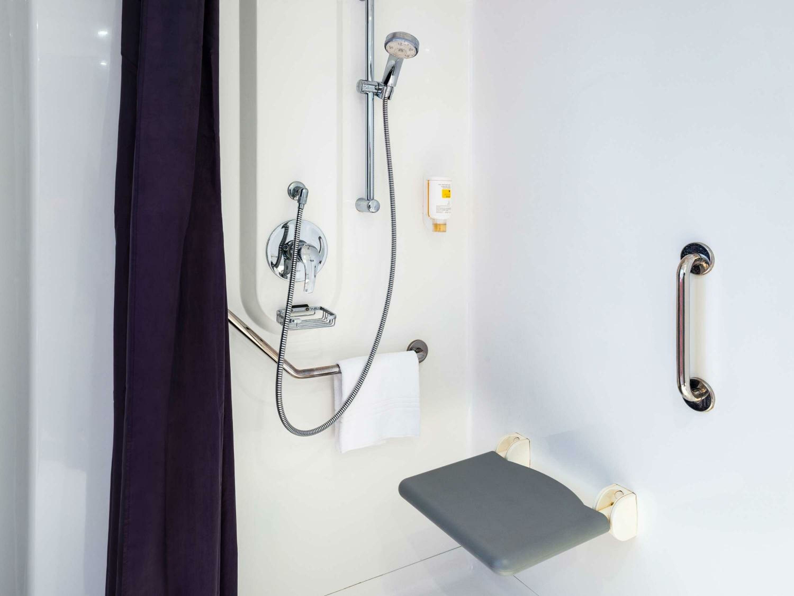 Фото Ibis Budget Lyon Centre - Gare Part Dieu