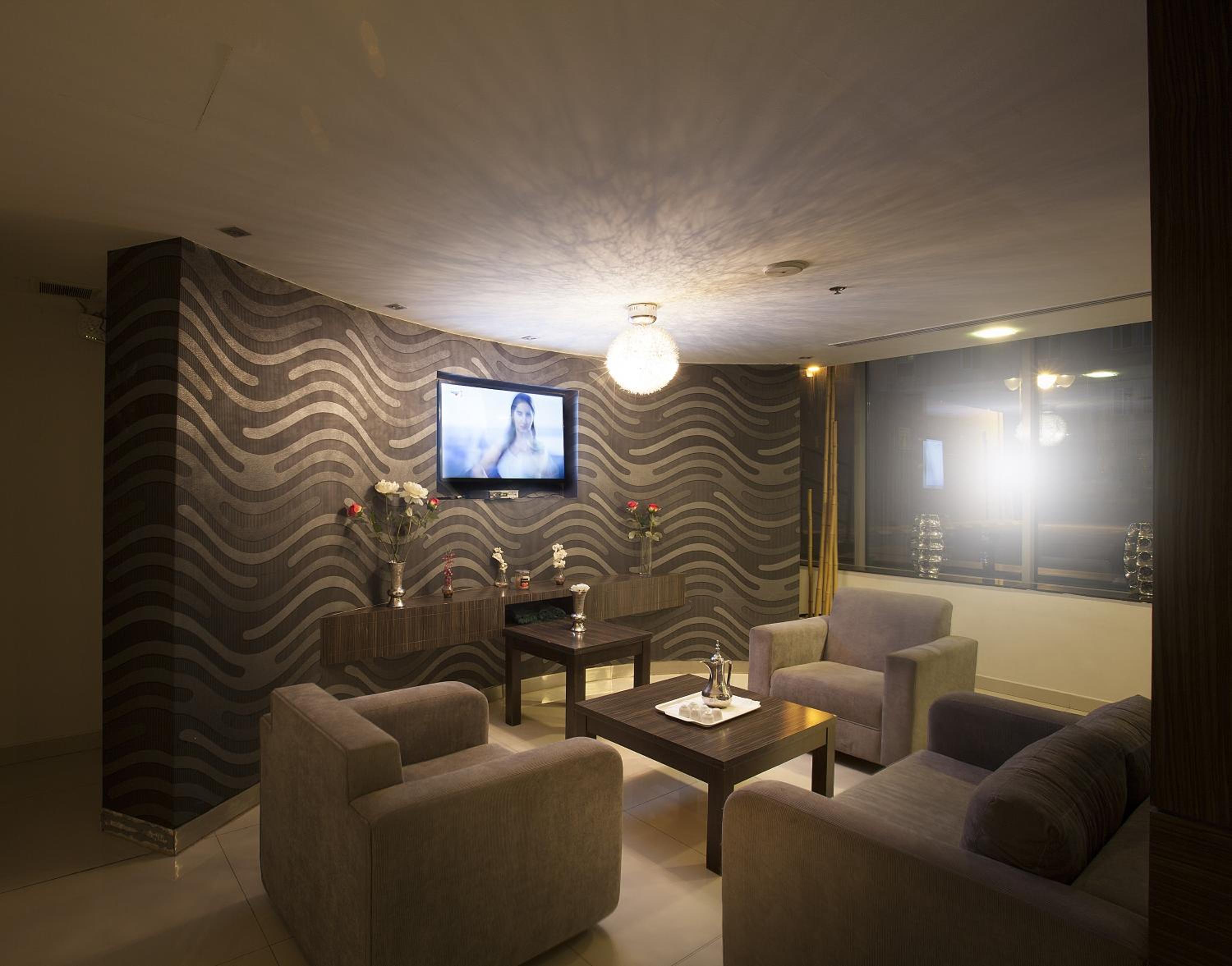 Фото Watheer Hotel Suite