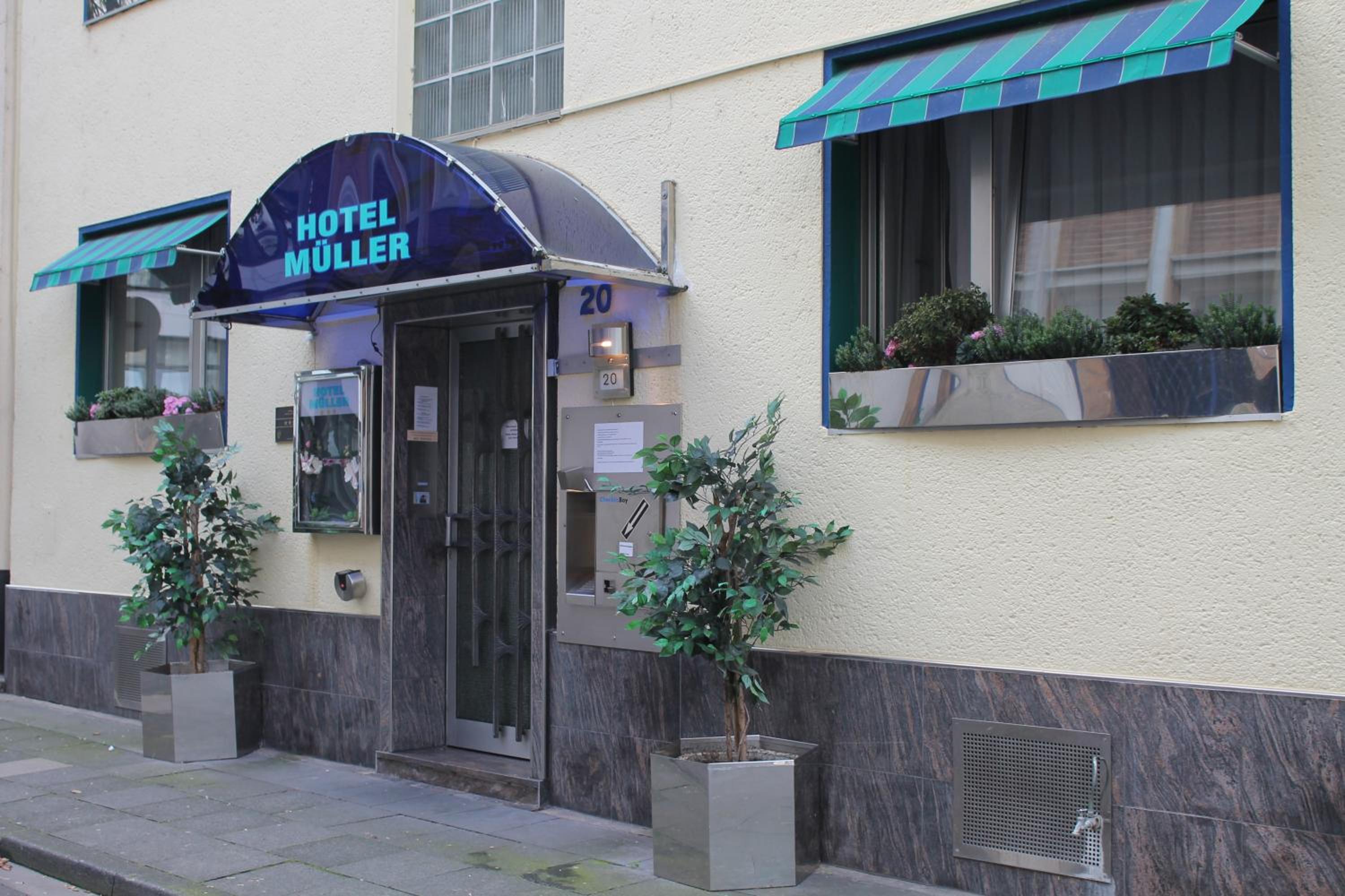 Фото отеля 1