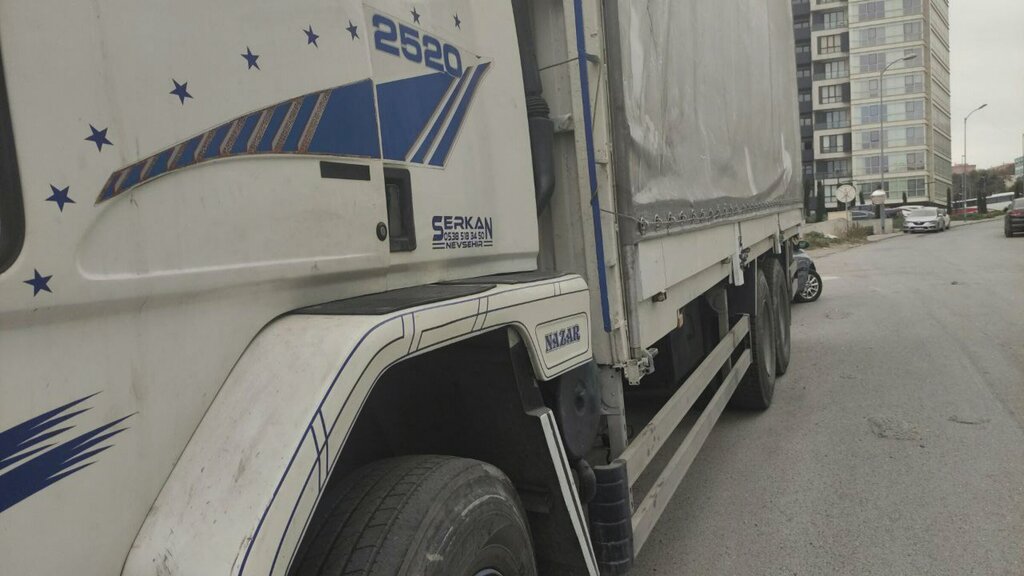 Parking lot Sancak Truck and Trailer Garage, Izmir, photo