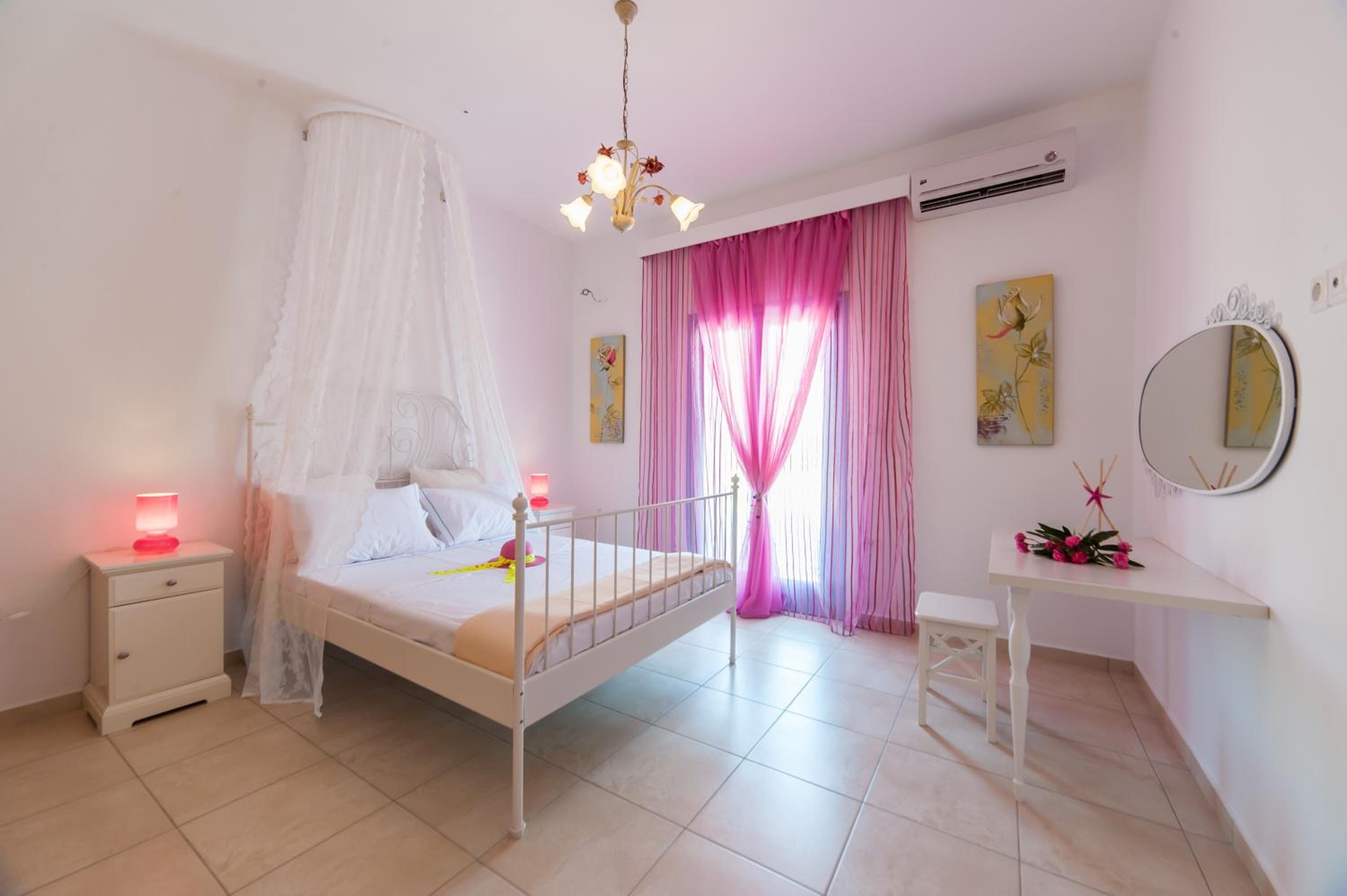 Фото Crystal Villas
