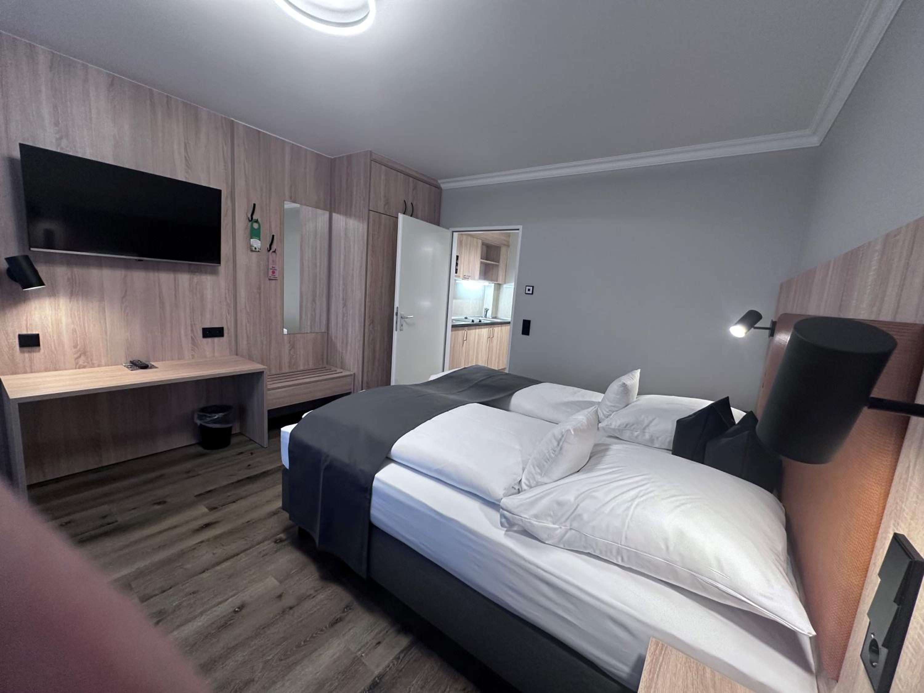 Фото Apartment-Hotel Hamburg Mitte