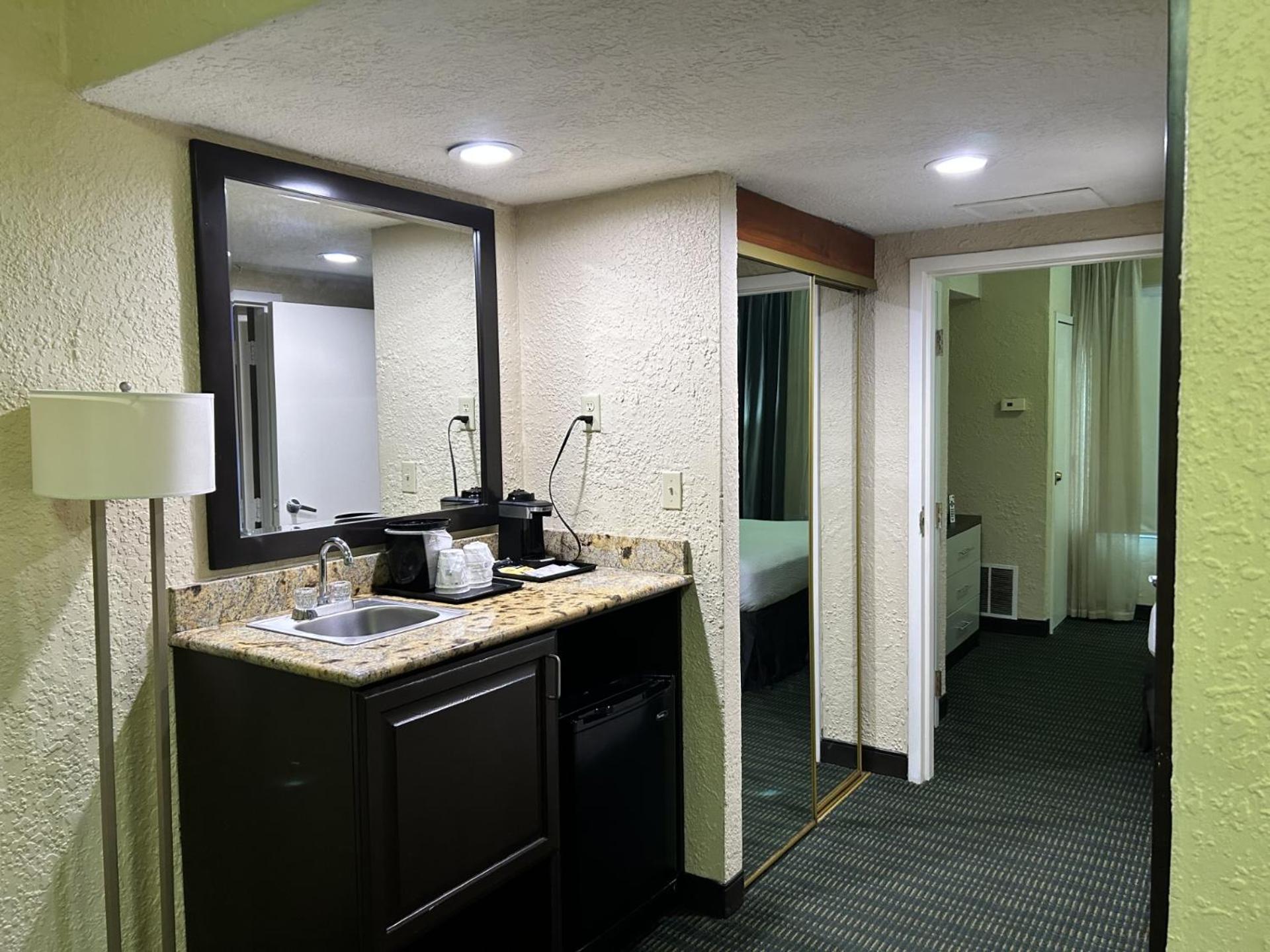 Фото Country Inn & Suites by Radisson, Vero Beach-I-95, Fl