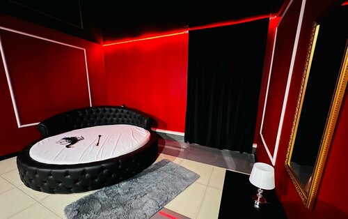 Үйдегі жетілген свингерлер