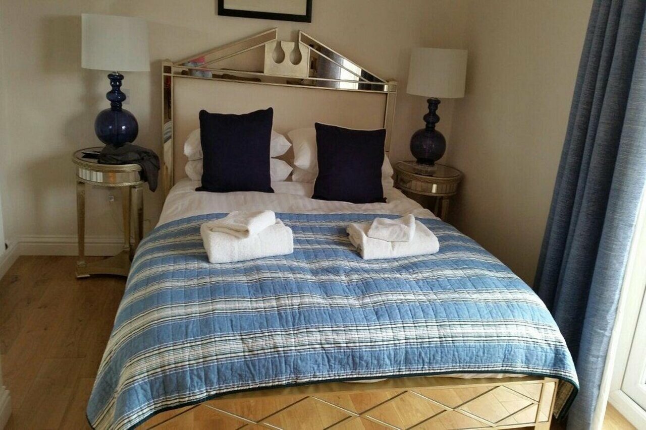 Фото Bayswell Park Hotel