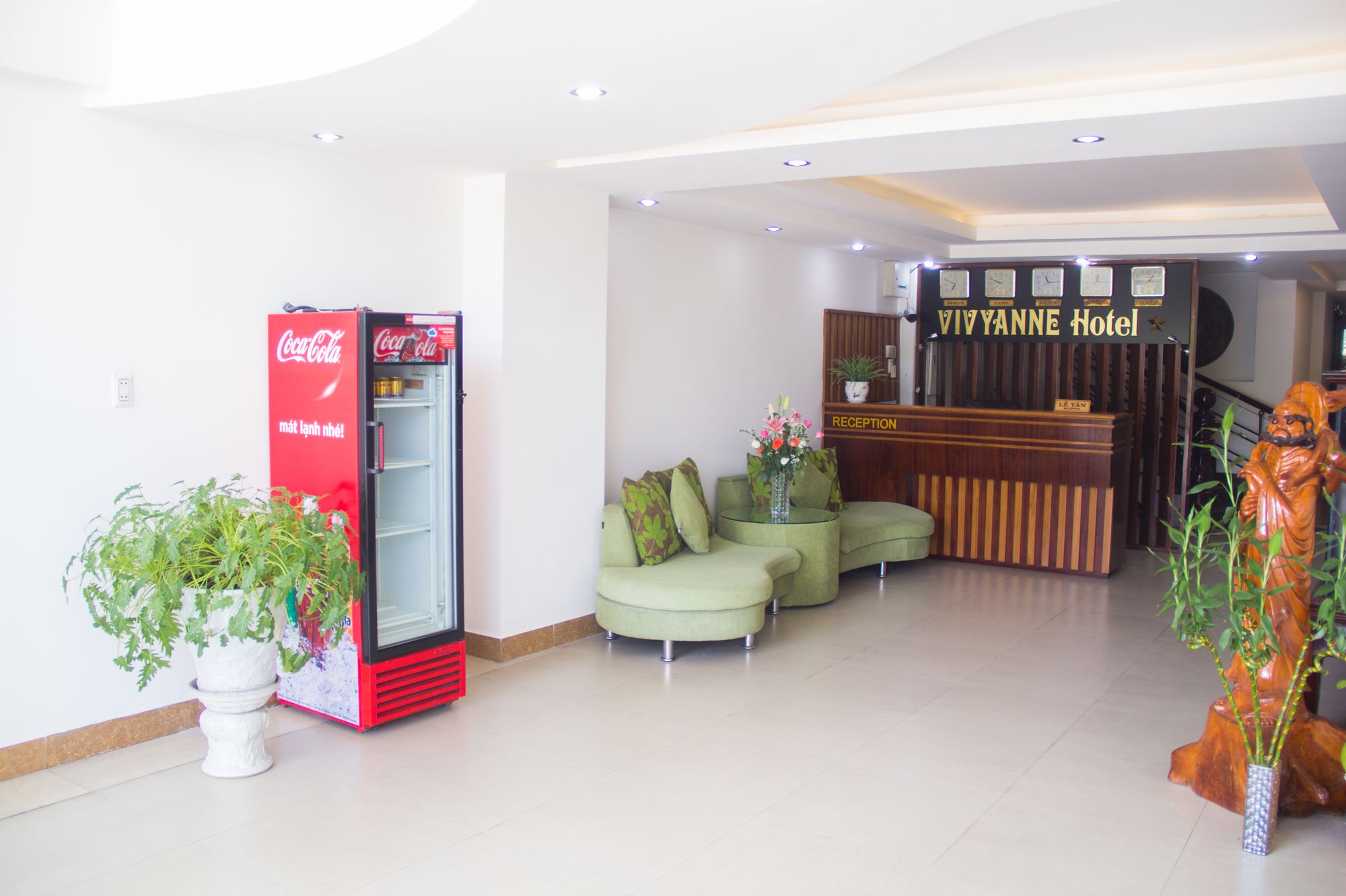 Фото Vivyanne Hotel