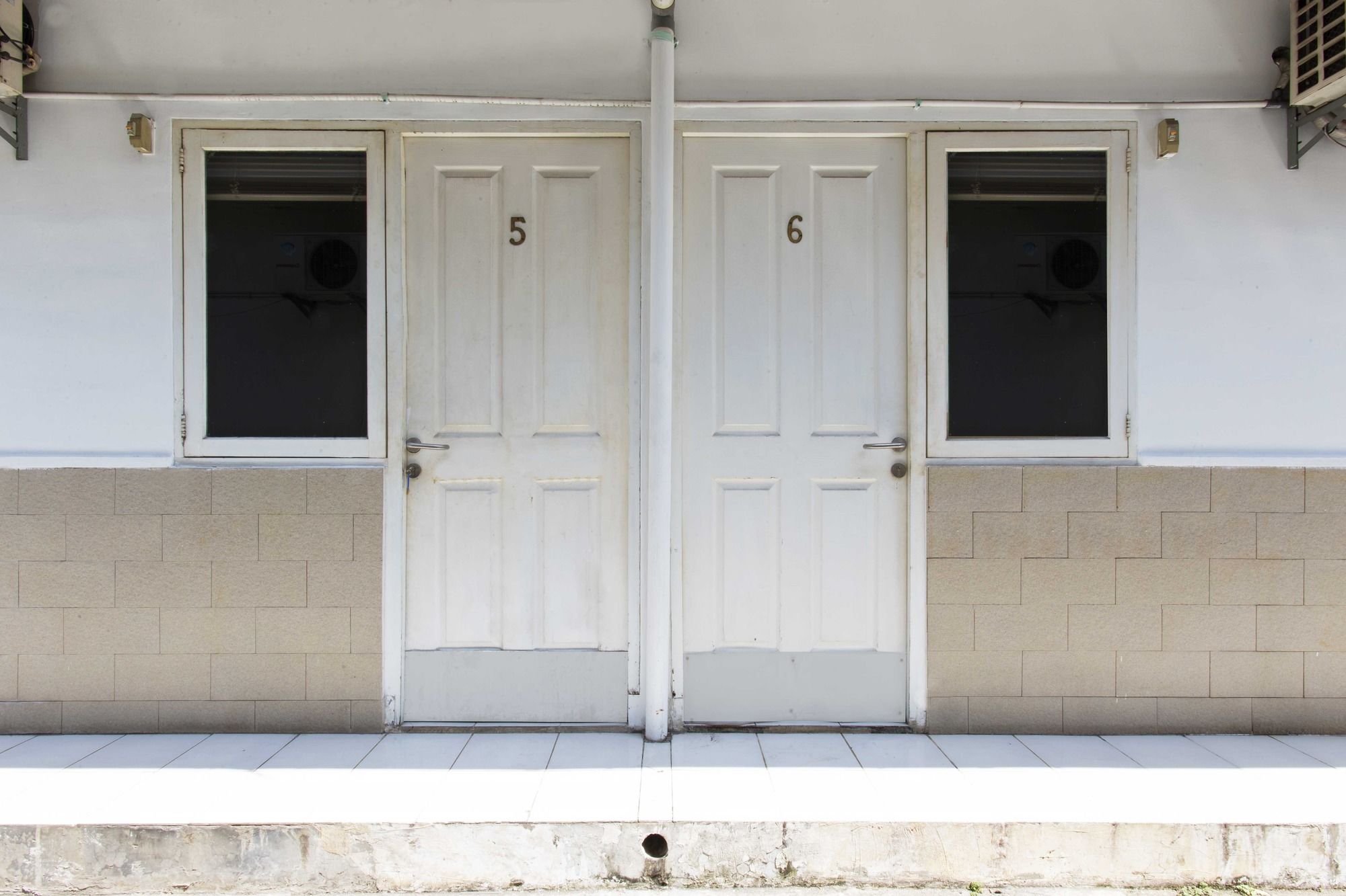 Фото RedDoorz @ Tondano Benhil