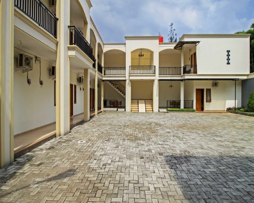 Hotel RedDoorz Syariah near Mercu Buana University, Jakarta, photo