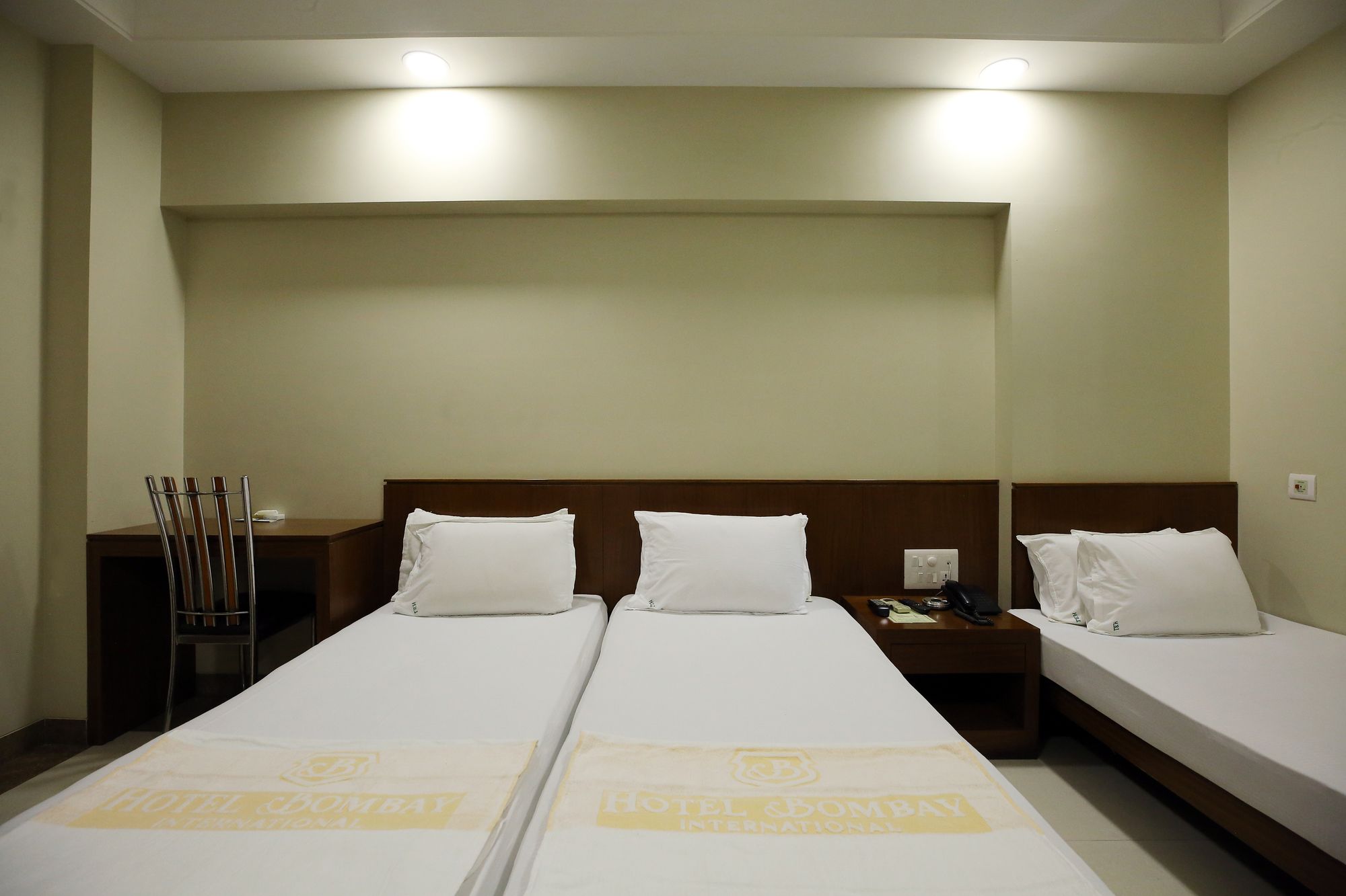 Фото Hotel Bombay International