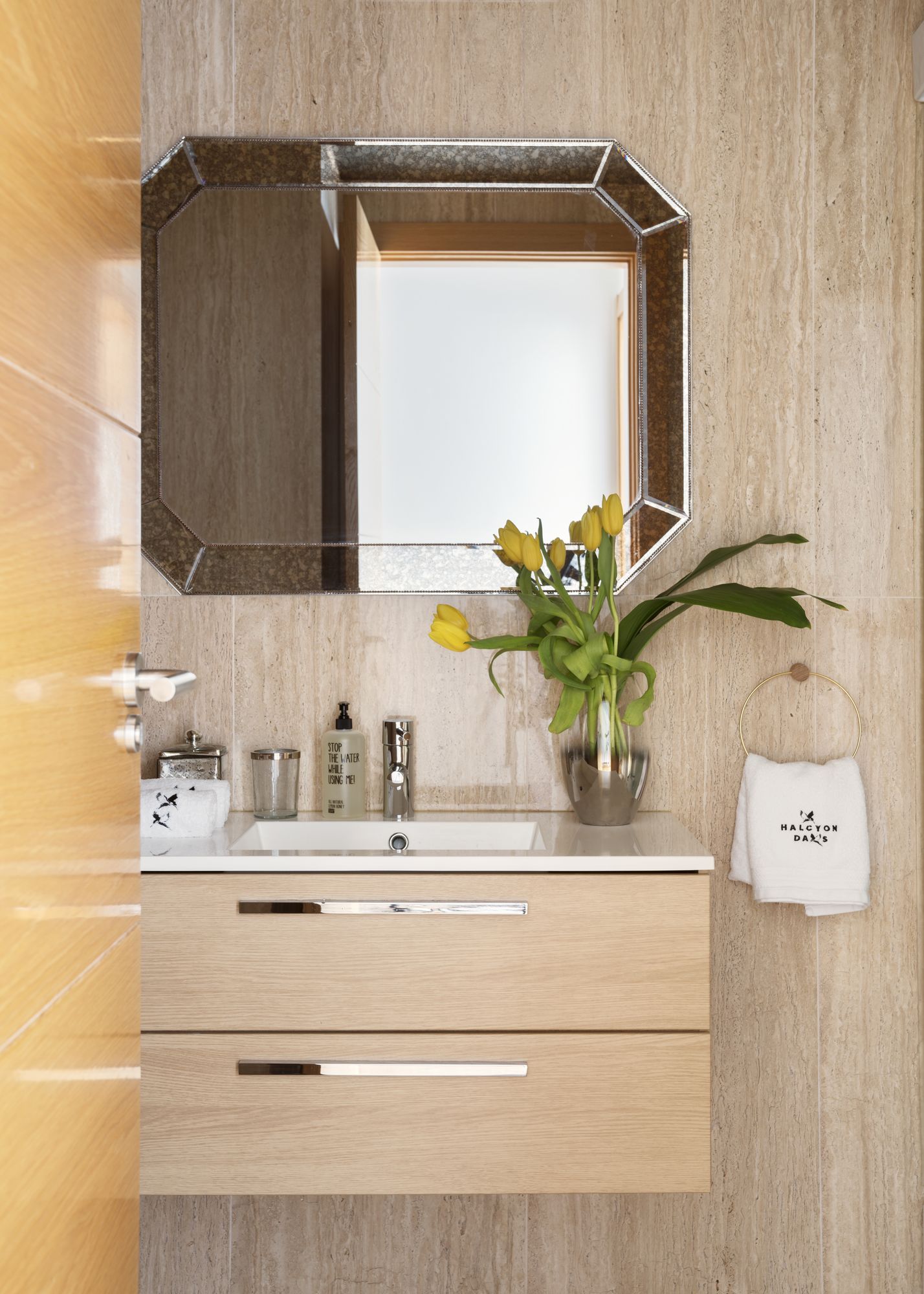 Фото Halcyon Days Apartamento