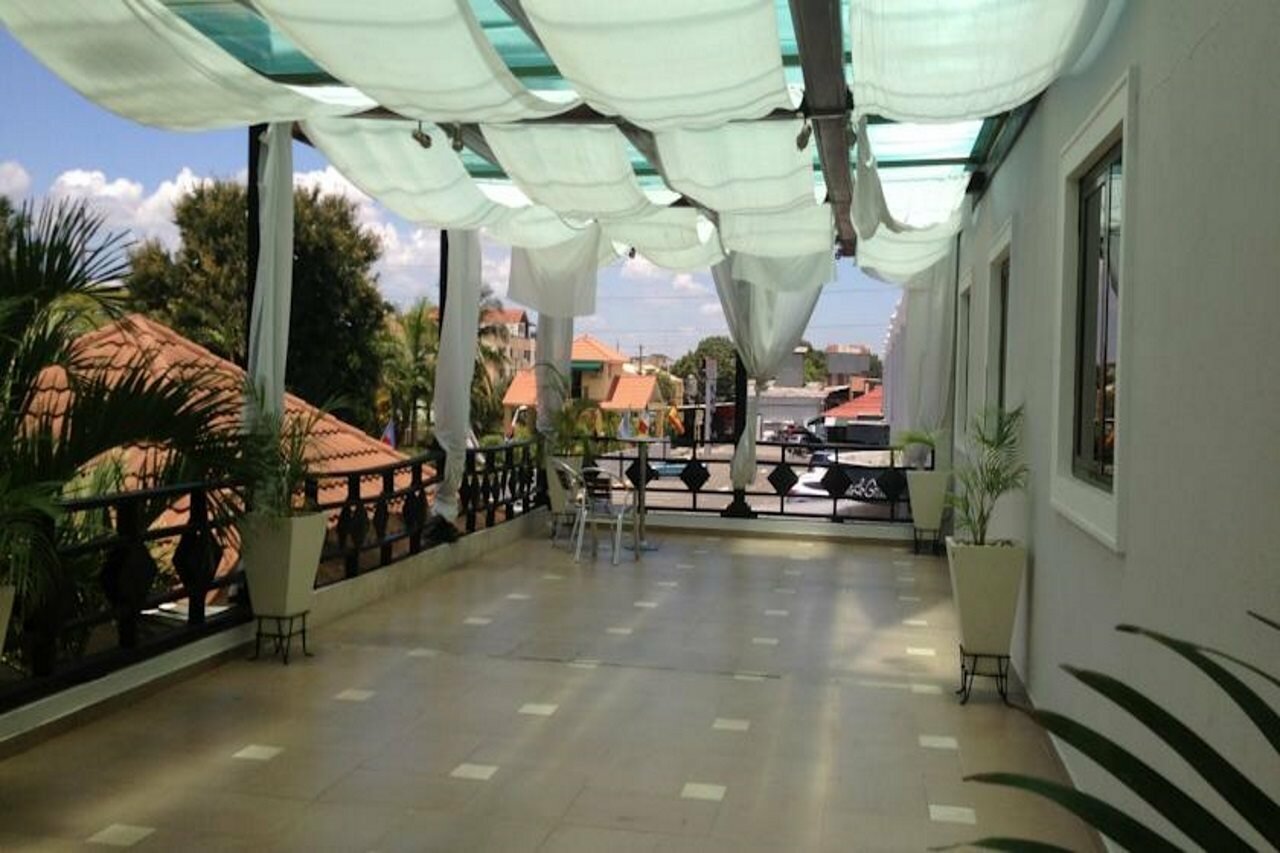 Фото Hotel Century Plaza