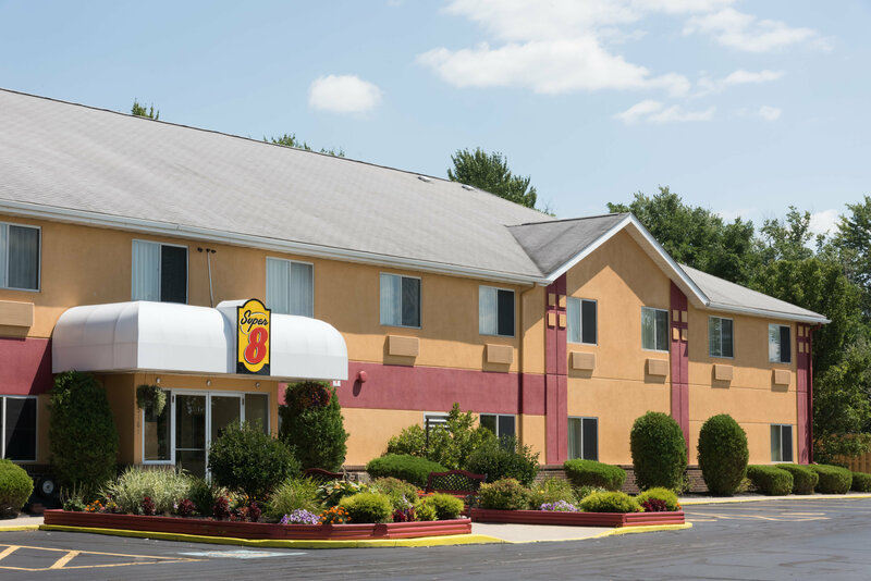Гостиница Super 8 by Wyndham Fort Frances в Форт-Франсесе