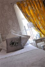 Фото Howarth House Apartments