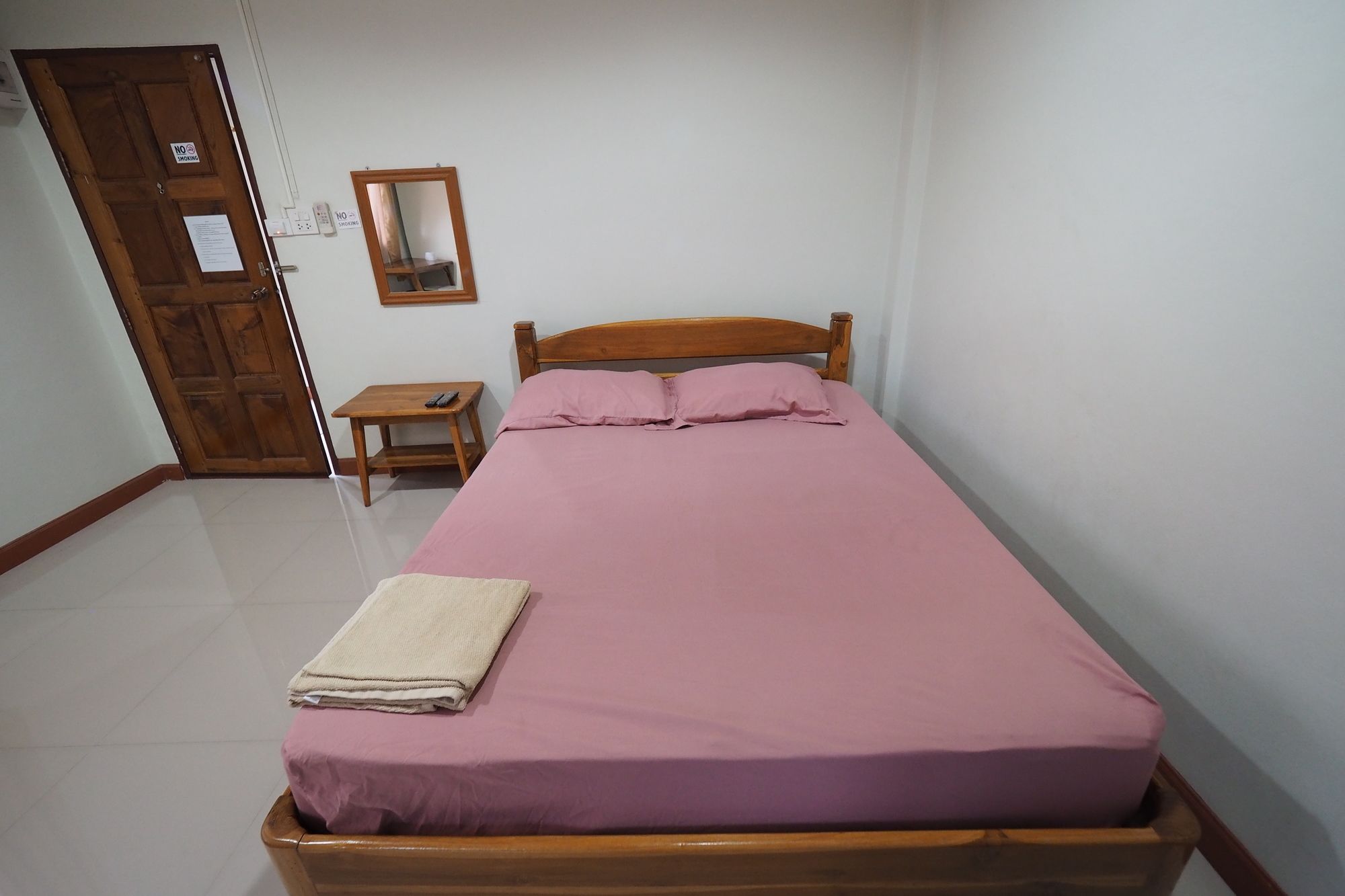 Фото Sorn Waree Apartment