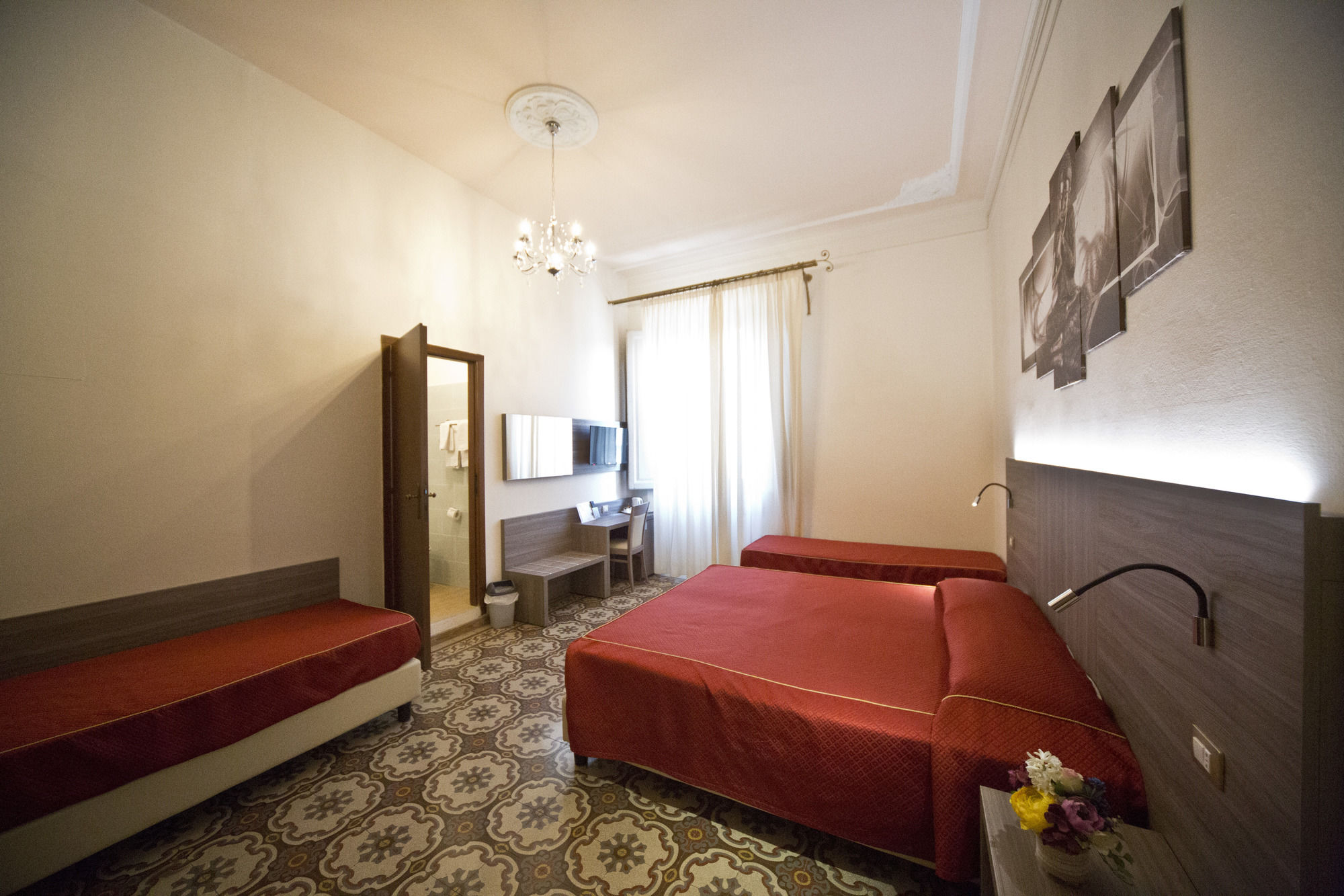 Фото Astrid Hotel