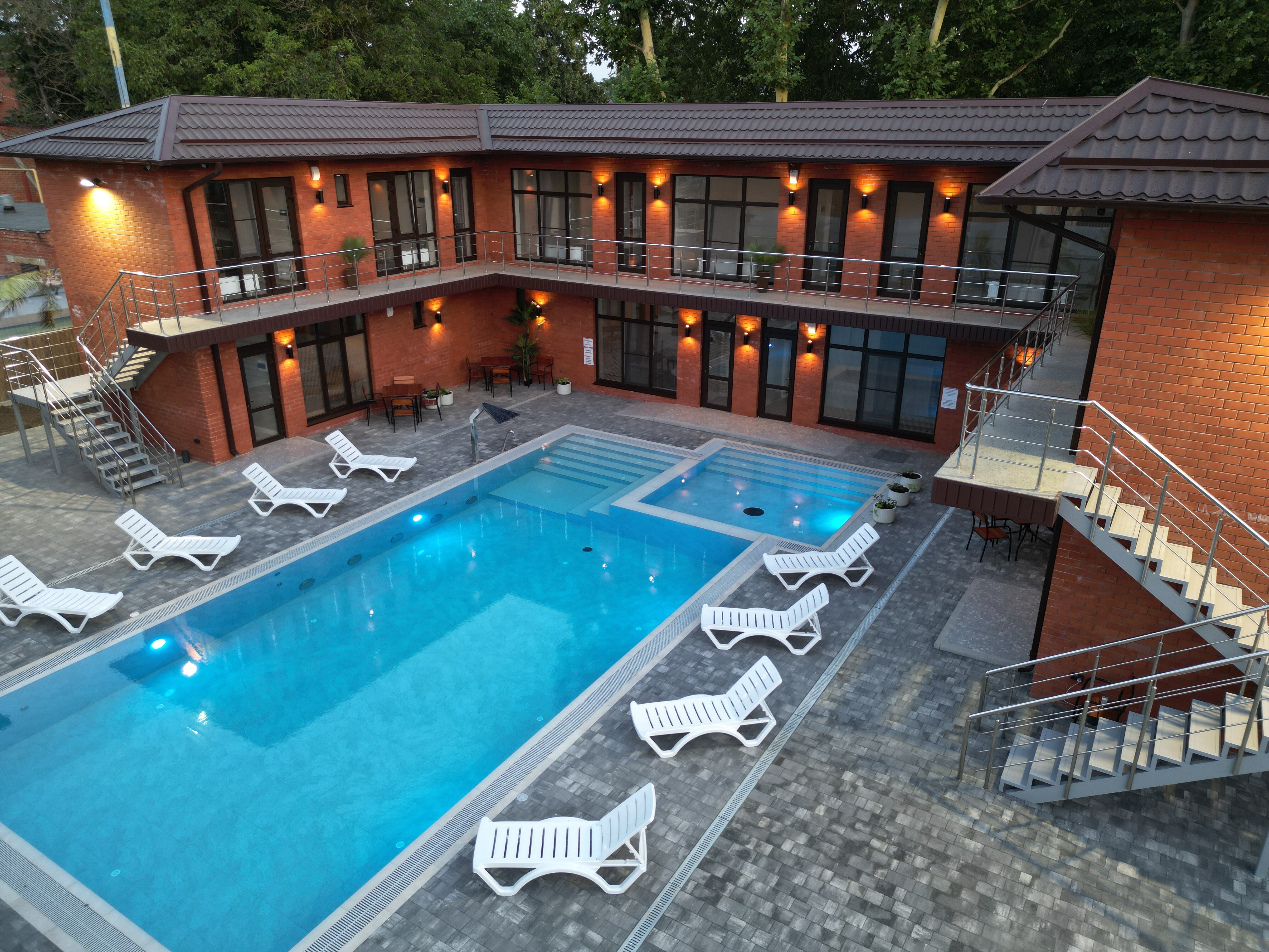 Фото отеля 2