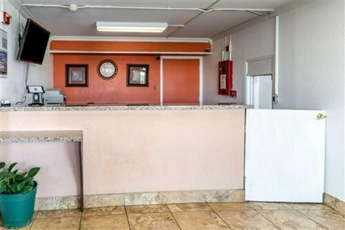 Гостиница Super 8 by Wyndham Mineral Wells в Минерал Уэллс
