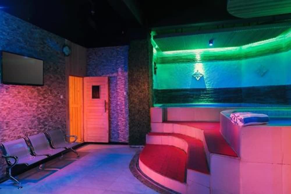 Фото Transera Hotel Pontianak