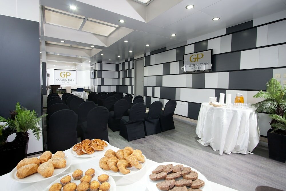 Фото Golden Park Hotel